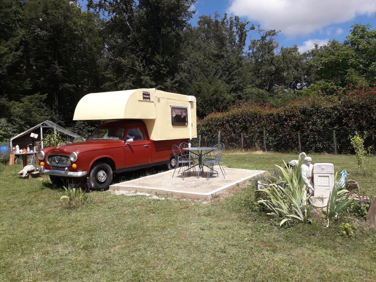 Le Pick Up 403 Vintage Ξενοδοχείο Oradour-sur-Glane Εξωτερικό φωτογραφία