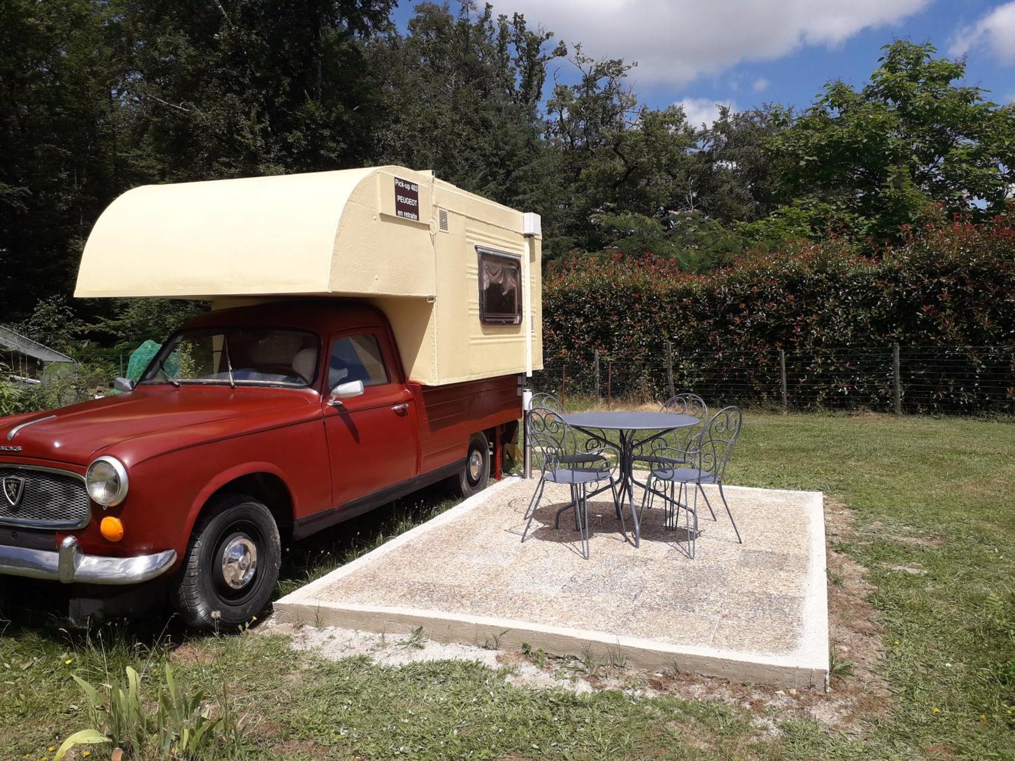Le Pick Up 403 Vintage Ξενοδοχείο Oradour-sur-Glane Εξωτερικό φωτογραφία